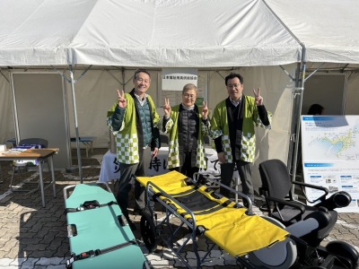 �N���b�N�Ŏʐ^���g�債�܂��B